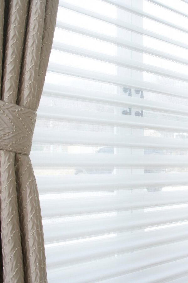 Cortina Sheer Royale con velo transparente en Barranquilla